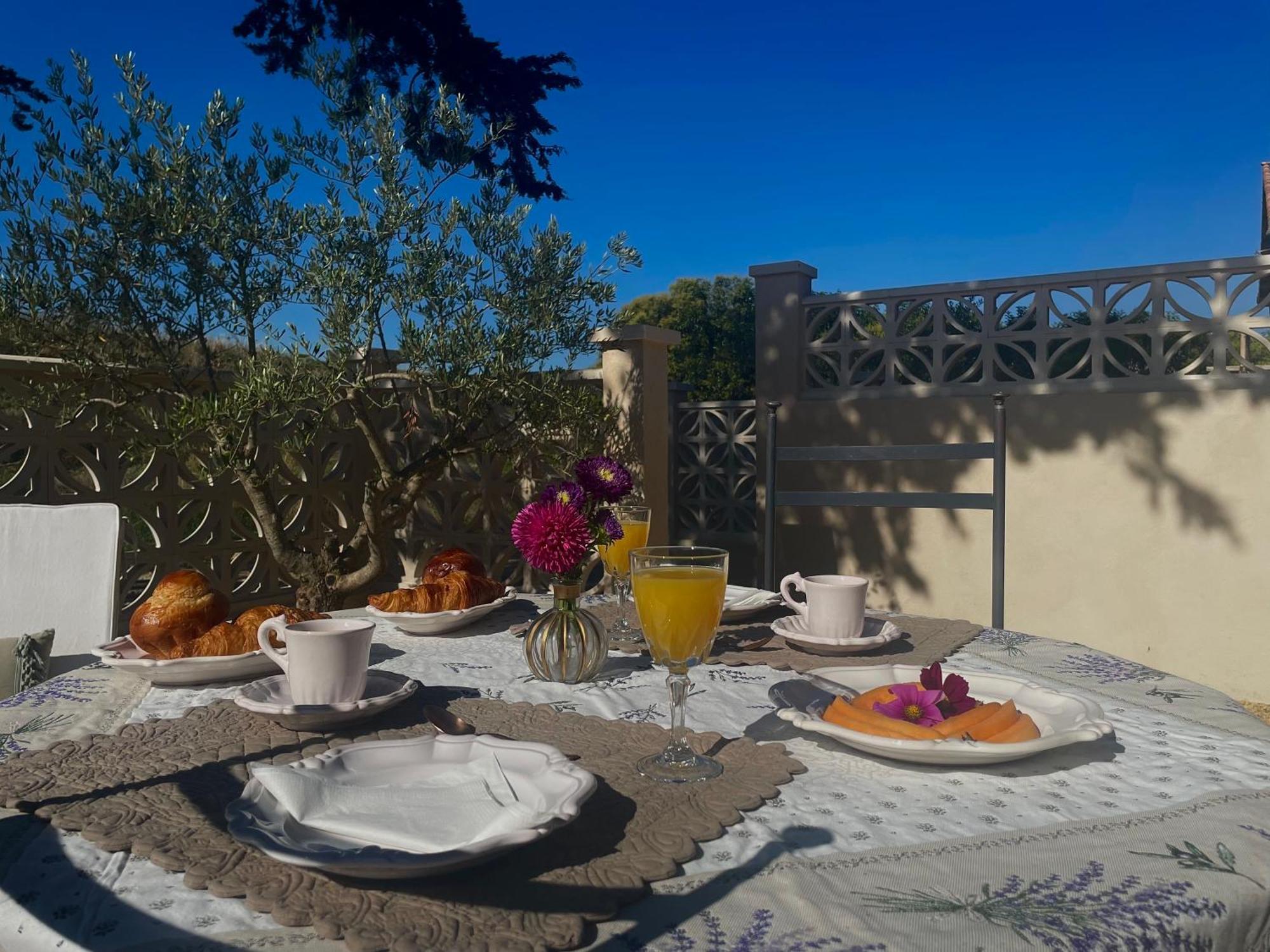 Les Mazets Du Pas Hotel Greoux-les-Bains Bagian luar foto